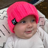 GORRITO TEJIDO NEÓN PINK (6-18 meses)